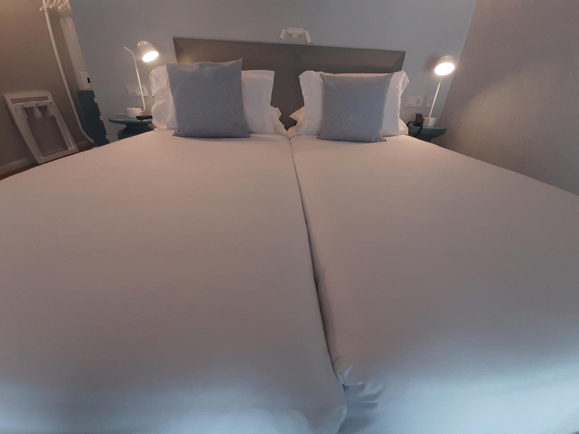 Mourasuites Hotel Évora Rum bild